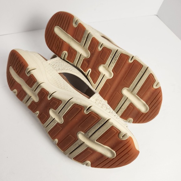 Skechers By Martha Stewart Slip-On Comfy Cushion Beige Sandals Size 9W - Picture 8 of 8